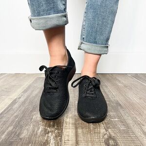Arcopedico Black Knit Women's Shoes